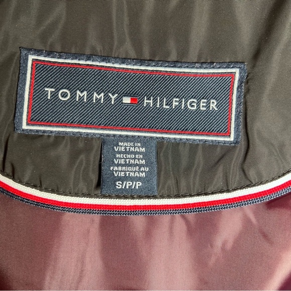 Tommy Hilfiger Women's Black Puffer Vest - Picture 5 of 8
